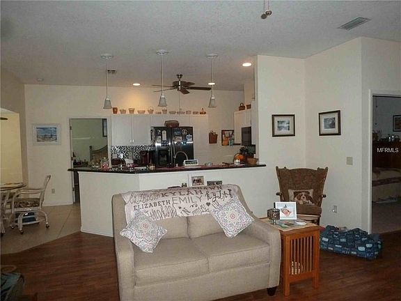 3rd image of 1605 Red Oak Ln