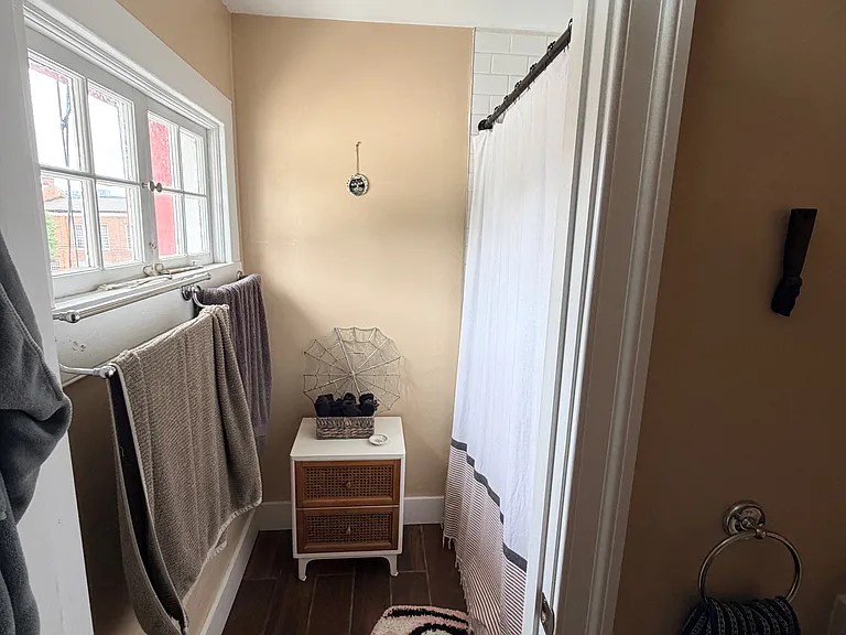 111 E Church St #E — Photo 33