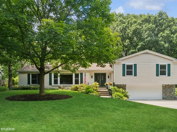 440 Beverly Pl, Lake Forest, IL 60045