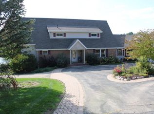 26-27 Westwood Ct, Lanark, IL 61046