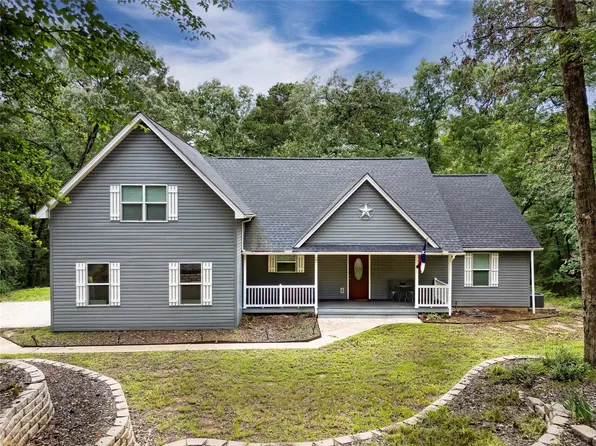 325 Autumn Wood Trl, Holly Lake Ranch, TX 75765