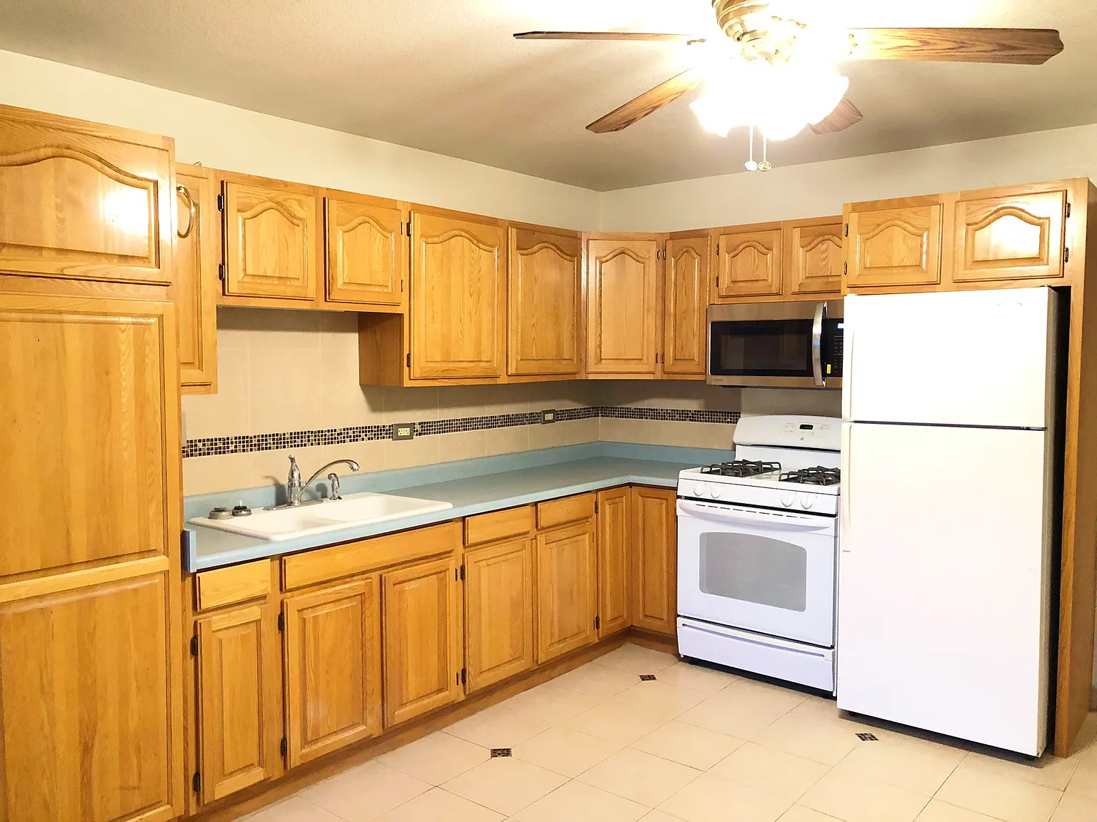 1 bed, 600 sqft, $2,450 — Photo 3