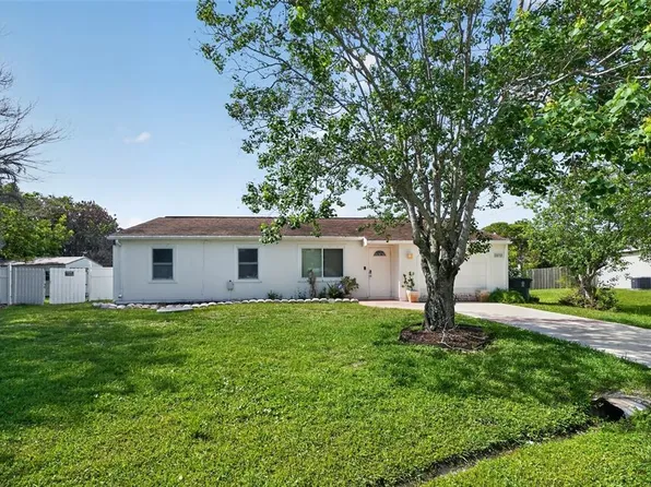 2832 SE Gantry Ct, Port Saint Lucie, FL 34952