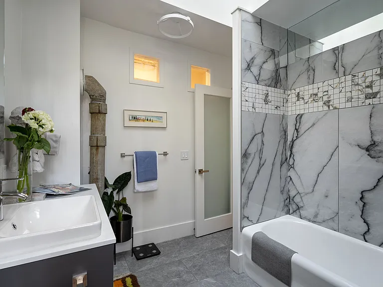 1023 Broadway #1023 — Photo 30
