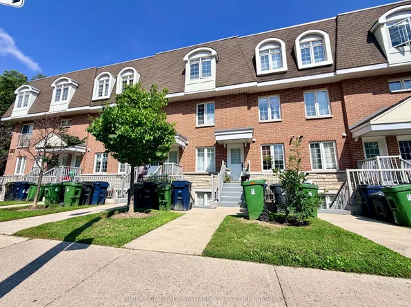 285 Antibes Dr #11, Toronto, ON M2R 3X9
