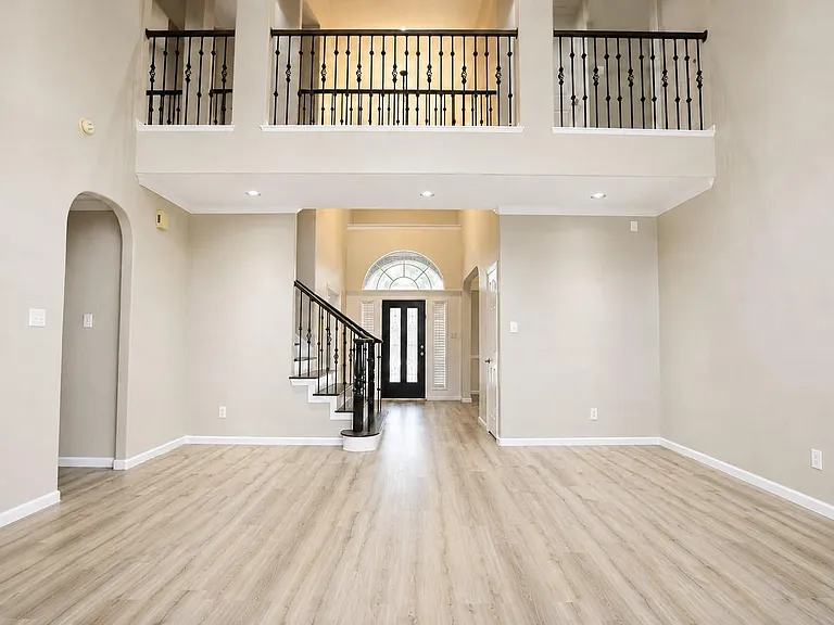 3906 Lakeridge Canyon Dr — Photo 6