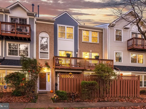 11782 Rockaway Ln, Fairfax, VA 22030