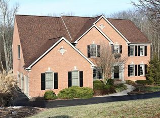 611 Ridgestone Dr, Cincinnati, OH 45255