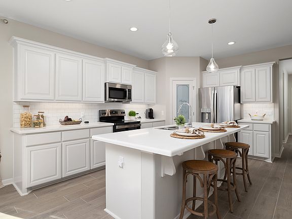 4th image of 1001 W Fall Aster St