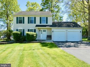 13 Grace Ct, Newark, DE 19702
