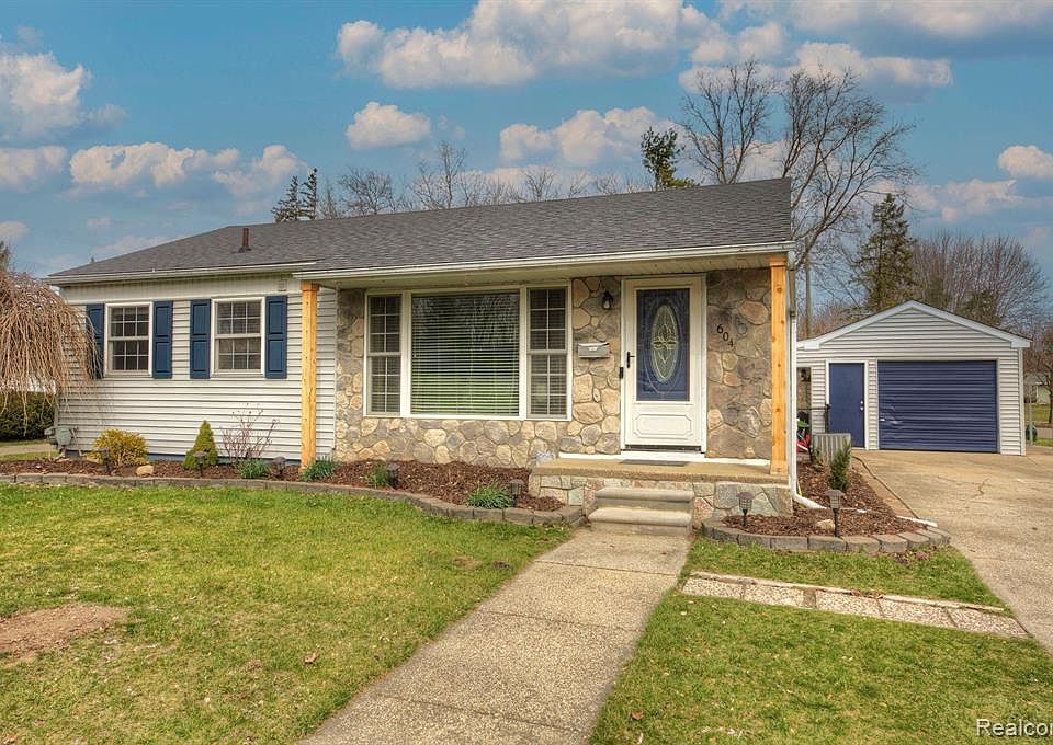604 Riddle St, Howell, MI 48843 Zillow