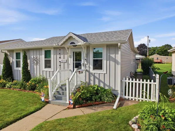 1011 E 5th St, Winona, MN 55987