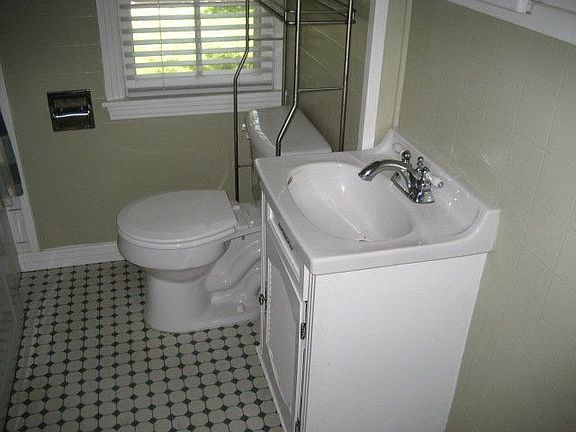 2nd image of 615 Milton St
