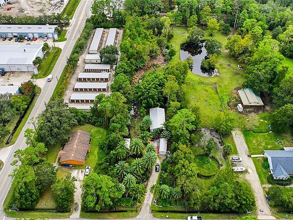 3rd image of 725 Cypress Rd