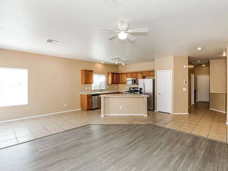 1128 Bistro Bay Ave — Photo 9