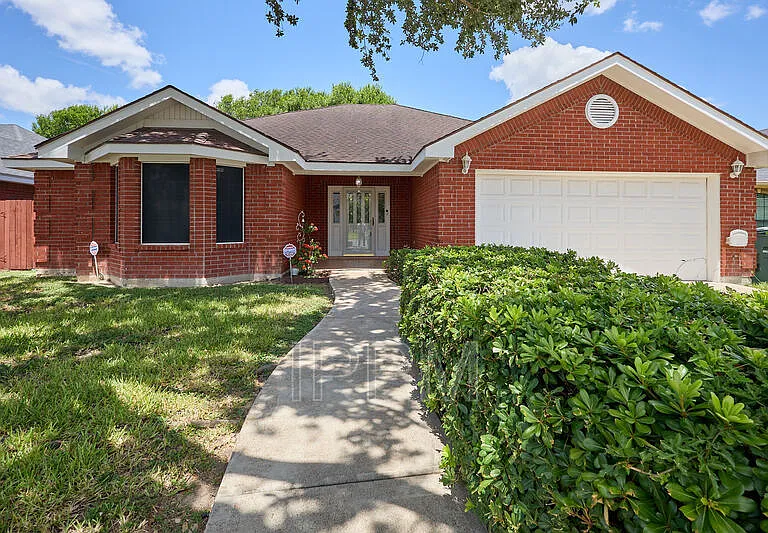 2609 Thomas Ln — Photo 3
