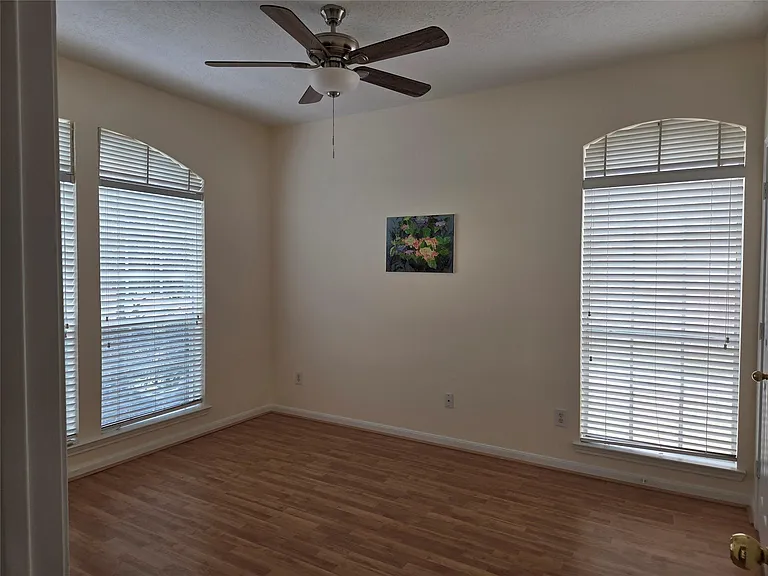 4306 Lakeside Meadow Dr — Photo 18