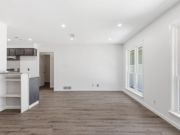 3rd image of 3 Cambridge Ct