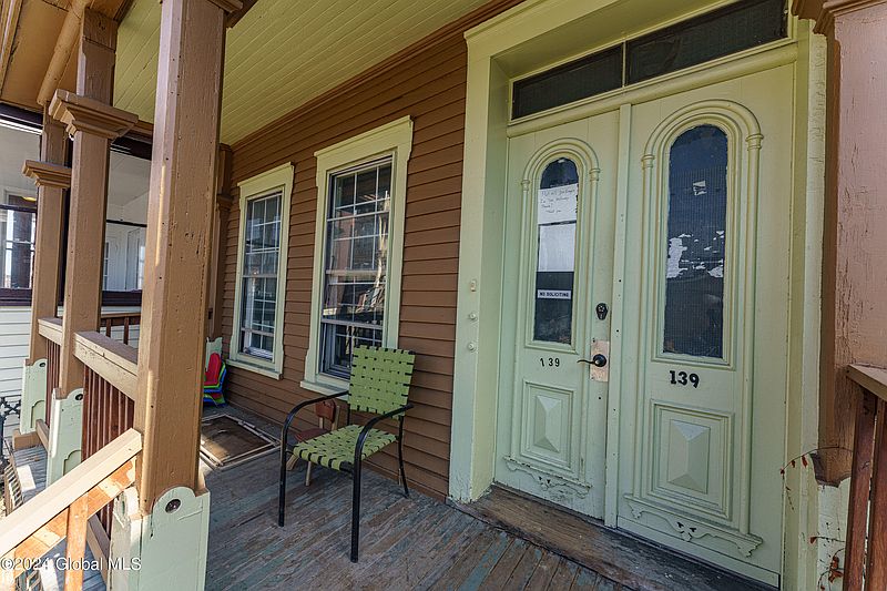 3rd image of 139 Mohawk Street