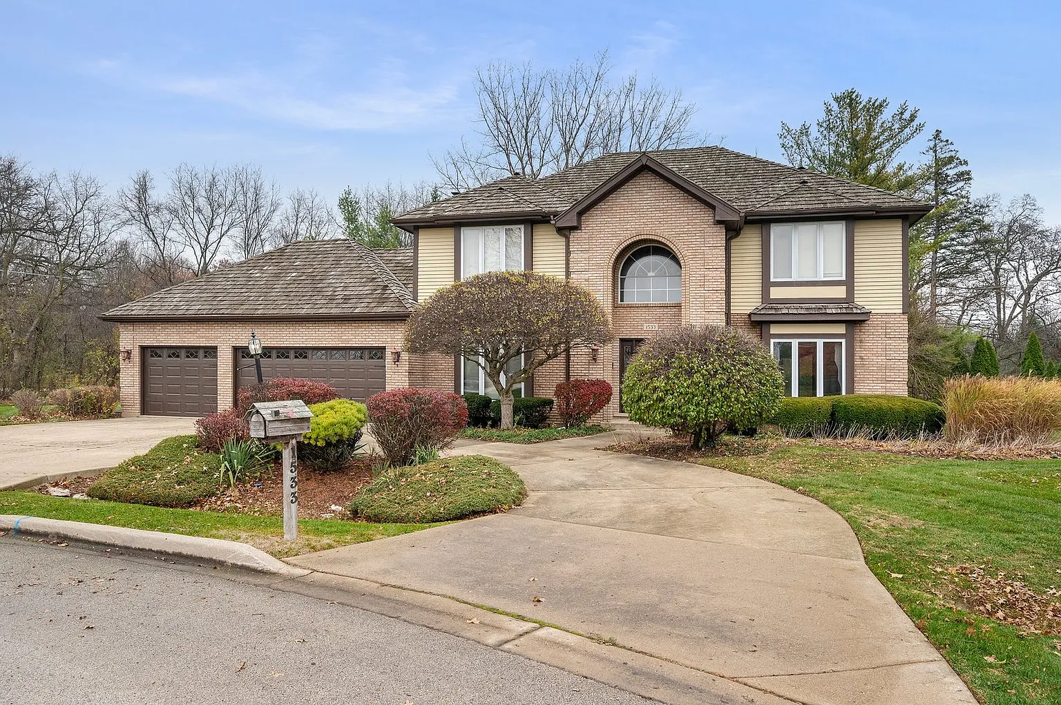 1533 Greenleaf Ct photo 1