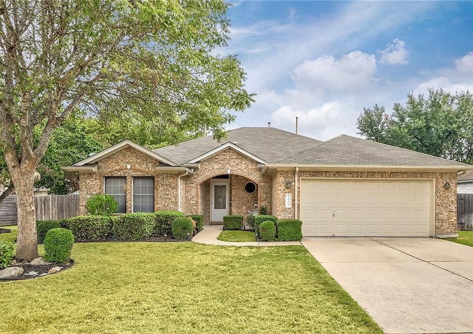 1st image of 2626 Goldfinch Dr