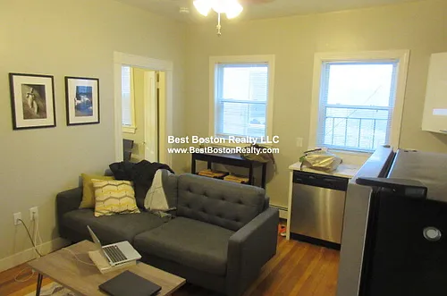 26 John F Kennedy St Photo 1