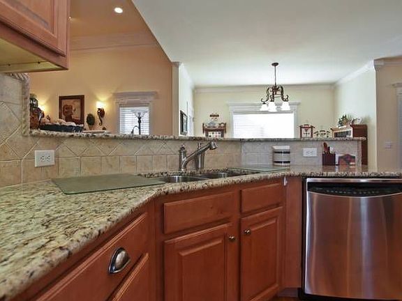 Maple Cabinets/Granite