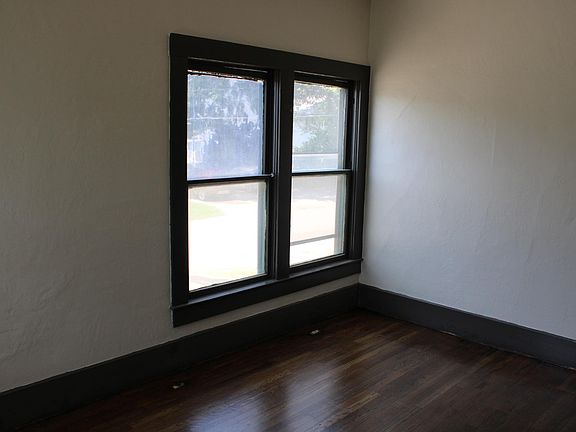 5th image of 117 W Lindburg St