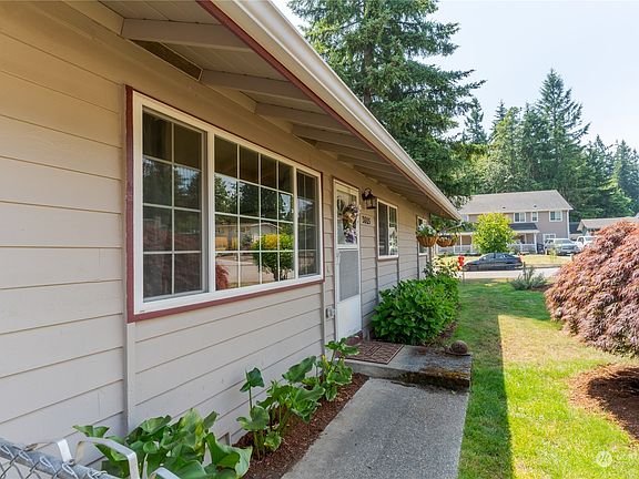 4th image of 3805 101st Avenue SE