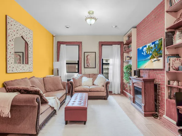 174 W 89th St APT 2D, New York, NY 10024