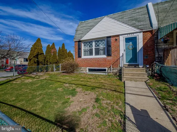 1539 Summit St, Marcus Hook, PA 19061