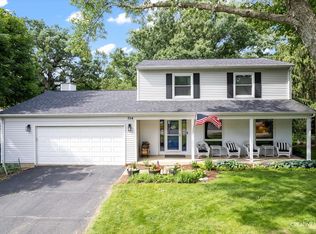 704 Nordic Ct, Batavia, IL