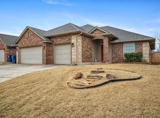 3009 Canton Trl, Yukon, OK 73099