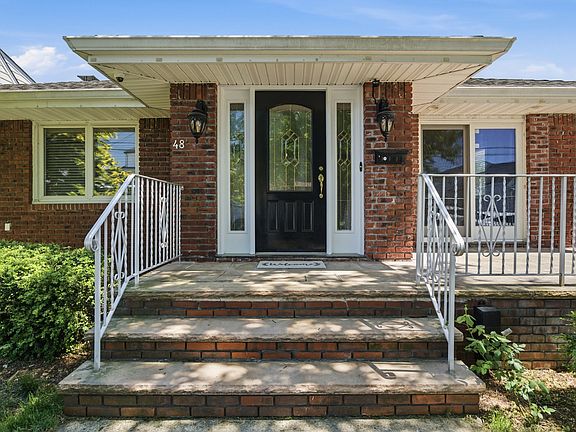 4th image of 48 Burns Ave #2
