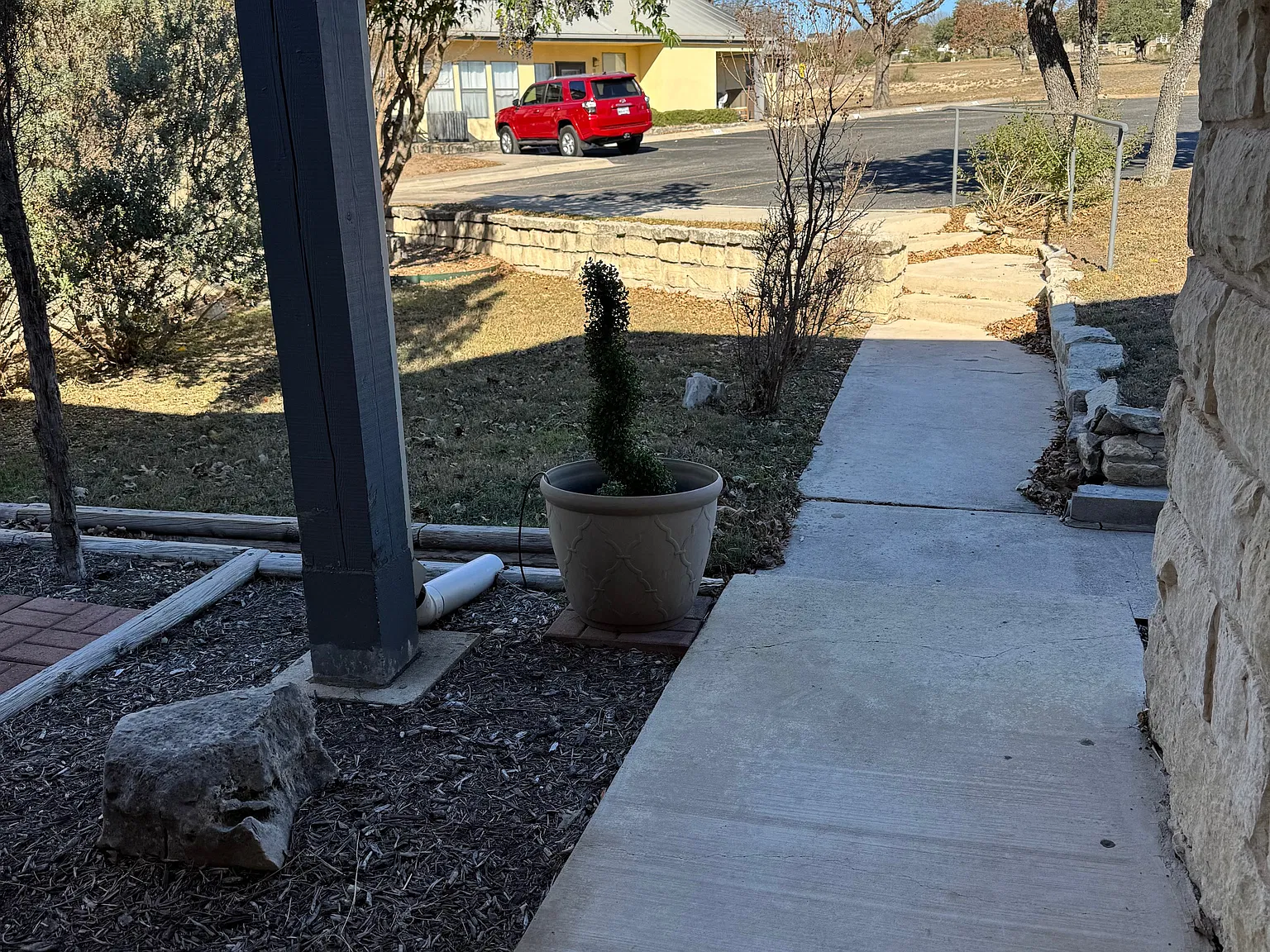 2 bed, 1172 sqft, $2,140 — Photo 2