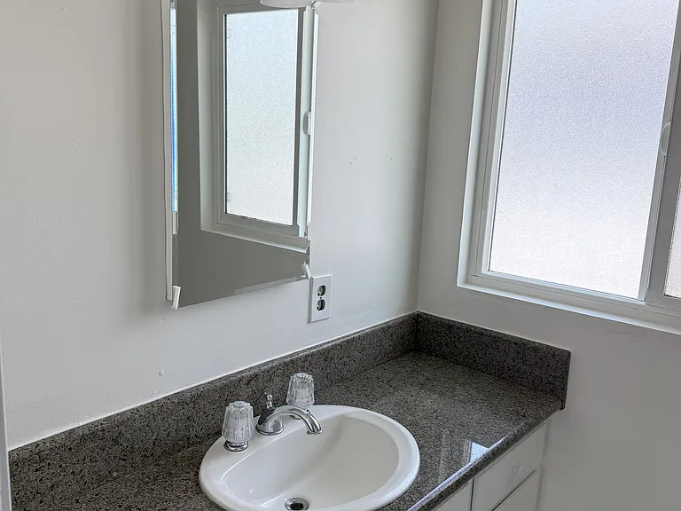 5632 Kester Ave #6 — Photo 12