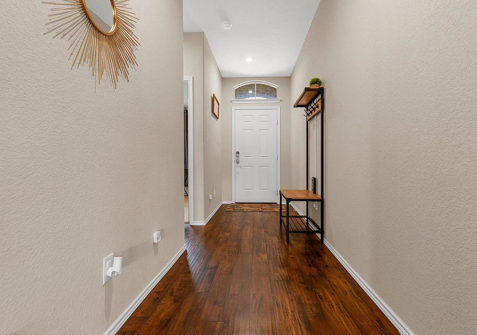 810 Hobby Rd — Photo 2