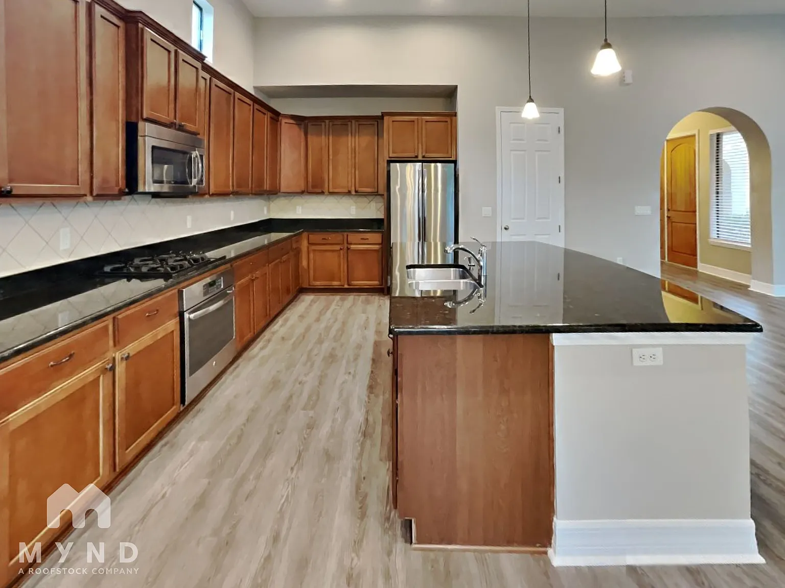 4 bed, 3.5 bath, 3249 sqft, $3,249 — Photo 4