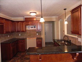 4th image of 2815 Wyndham Dr