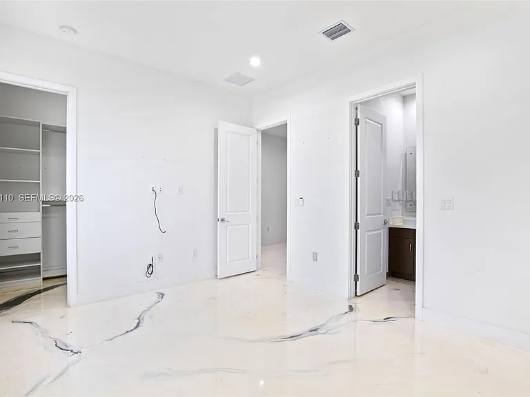 17745 SW 45th St — Photo 10