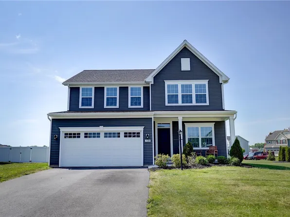 1724 Ackerman Way, Farmington, NY 14425