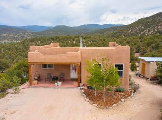 46 Tatanka Trl, Ranchos De Taos, NM 87557