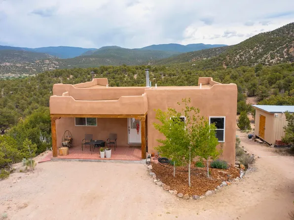 46 Tatanka Trl, Ranchos De Taos, NM 87557