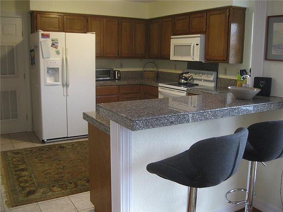 4th image of 37 Lambeth Dr
