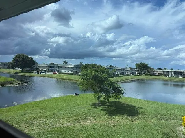 1 bed, 1.5 bath, 720 sqft, $1,400 — Photo 3
