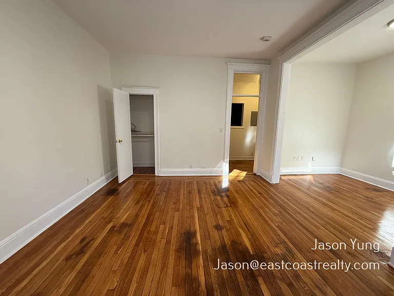 25 Queensberry St #1 — Photo 4