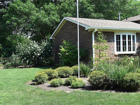 2nd image of 1057 & 1061 Sheffield Ct