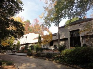 5525 Cross Gate Ct, Sandy Springs, GA 30327