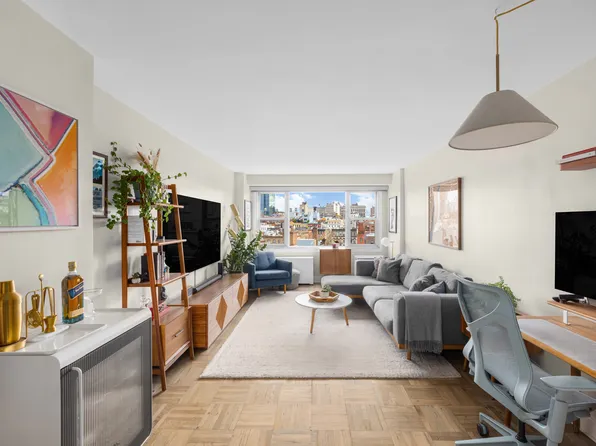 2 Charlton Street image 7 of 12