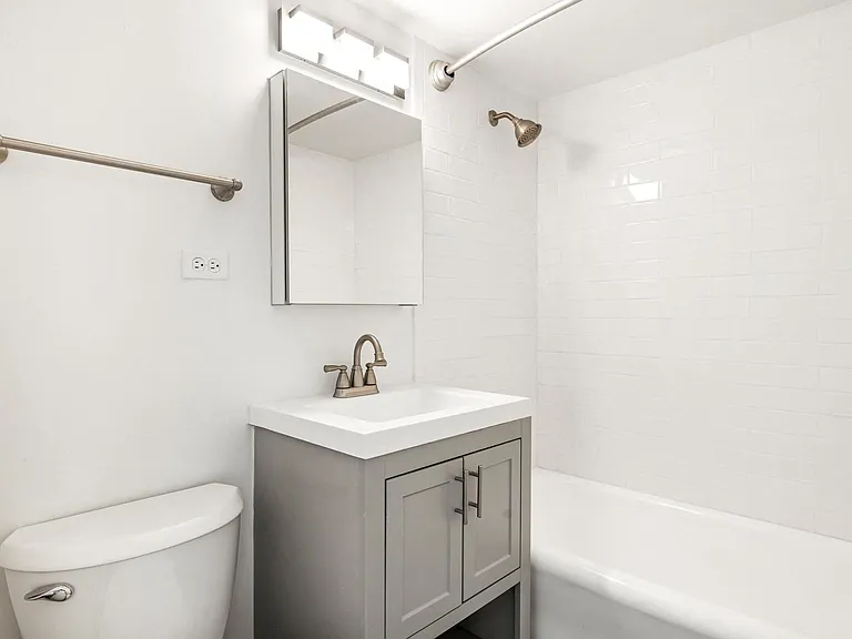 5726 N. Winthrop — Photo 15